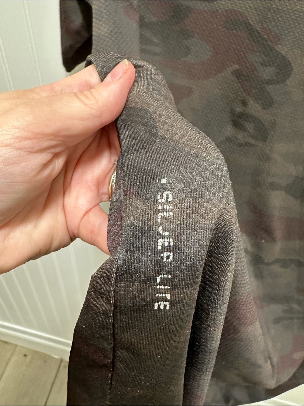 ASRV Men’s Short-Sleeve Camo Performance Tee Black Burgundy see pics for flaws - Picture 6 of 13